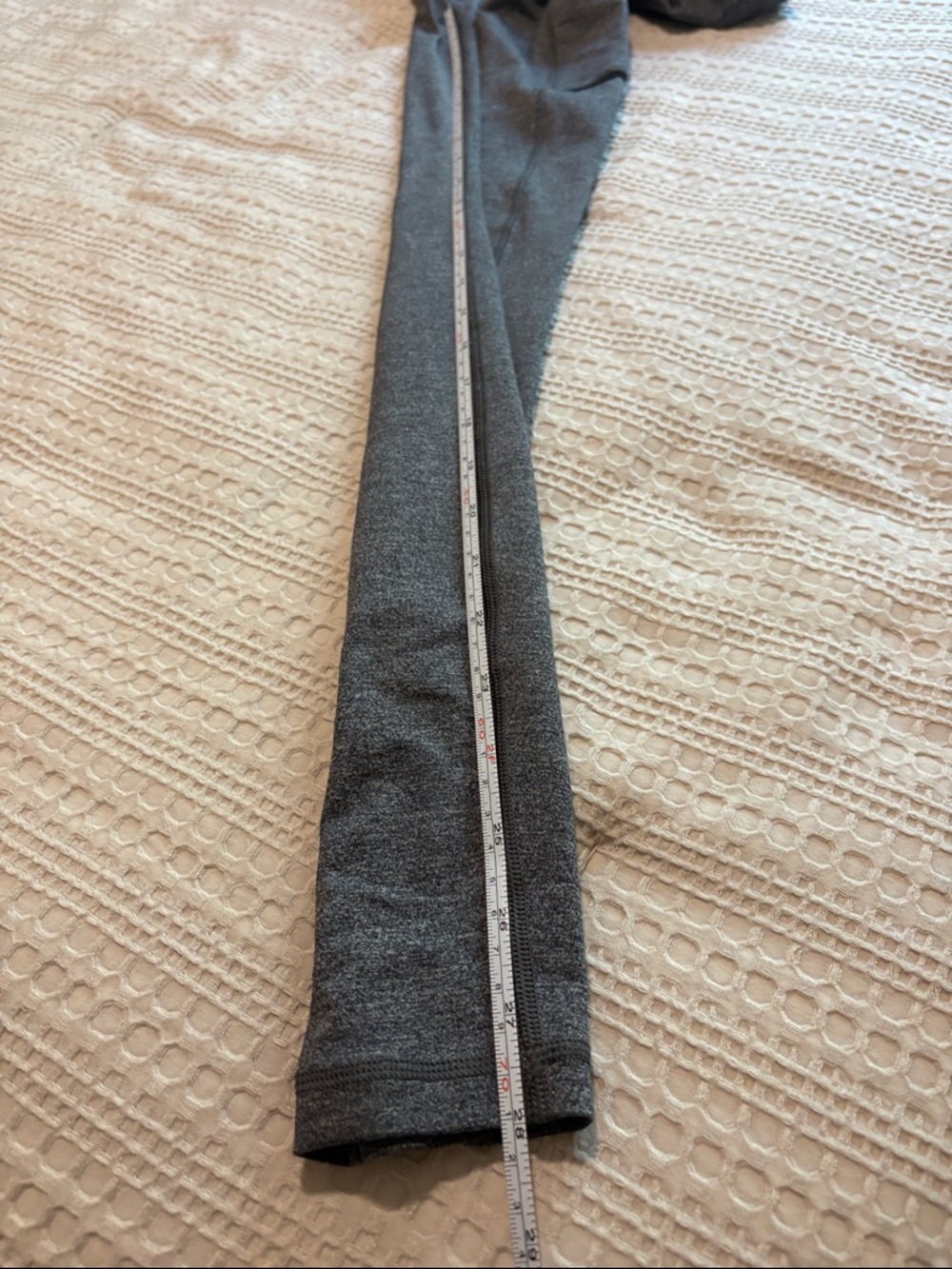 lululemon athletica Speed Up Tight 28” in Heathered Black (Grey) - Picture 8 of 8